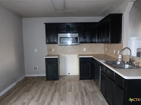 4th image of 3409 Catalina Dr