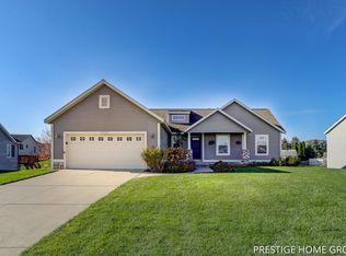 2502 Willow View Dr, Jenison, MI 49428