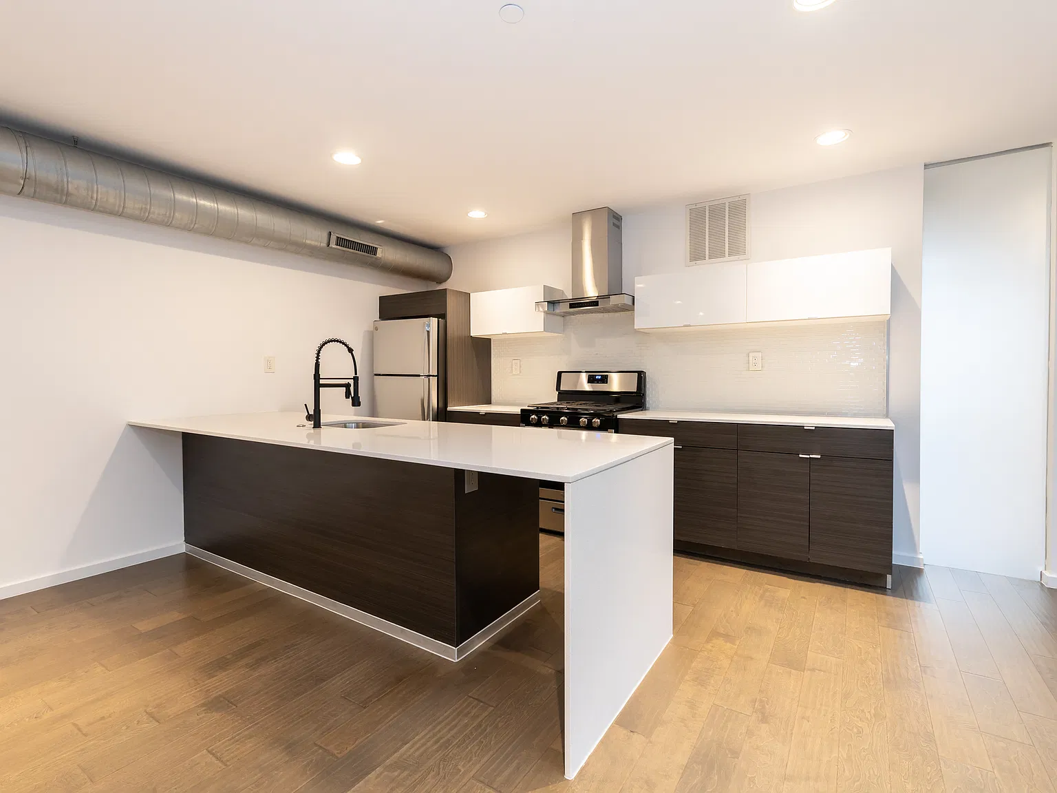 3 bed, 1500 sqft, $2,295 — Photo 3