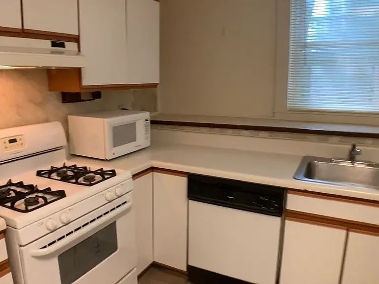 125 Highland Pl #1 — Photo 4