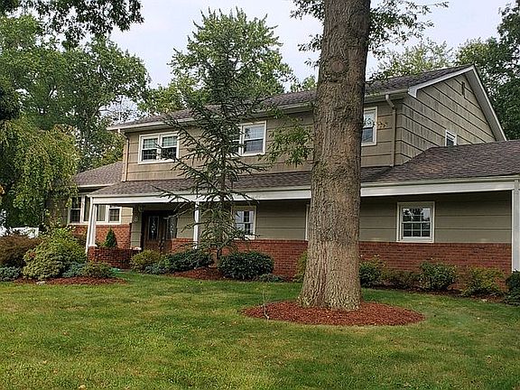 Large front yard/porch