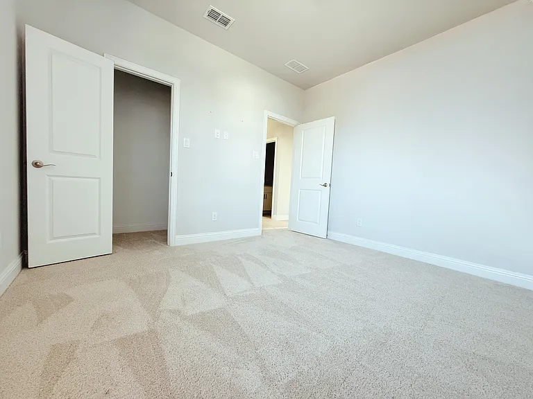 11451 Chepstow Cres — Photo 25