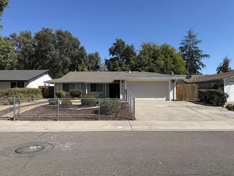 3 bed, 2.0 bath, 1326 sqft, $2,795 — Photo 1
