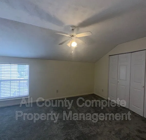 8550 Sturbridge Cir W — Photo 15