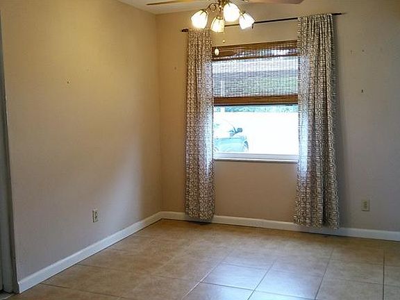 4th image of 2202 Clubhouse Dr Unit 189