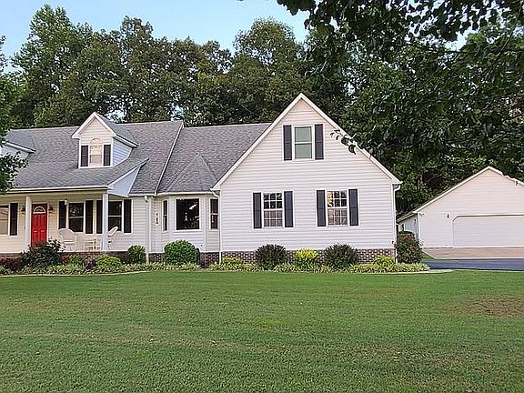 5th image of 380 Nikki Ln
