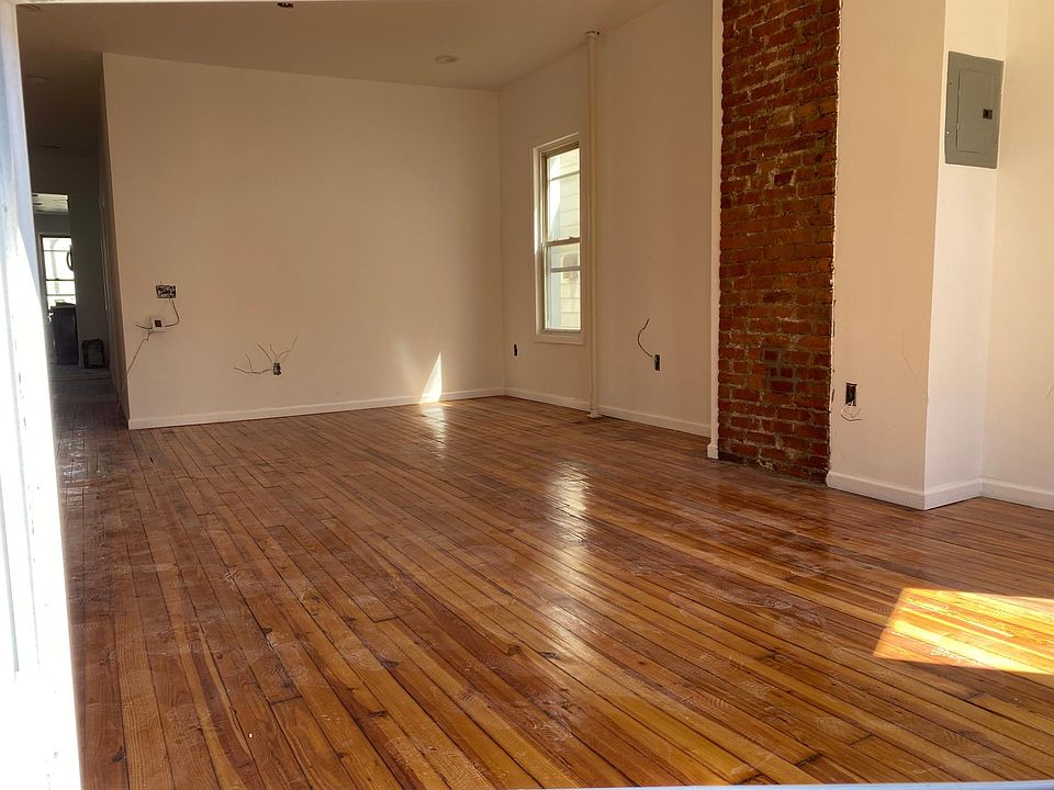 2nd image of 1508 Saint Lawrence Ave #1