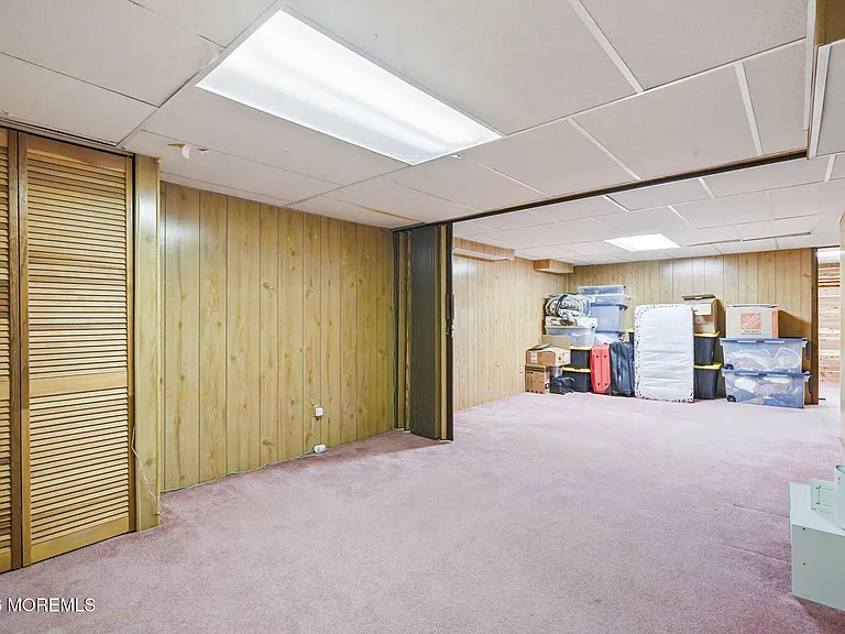 16 Phyllis Pl — Photo 32