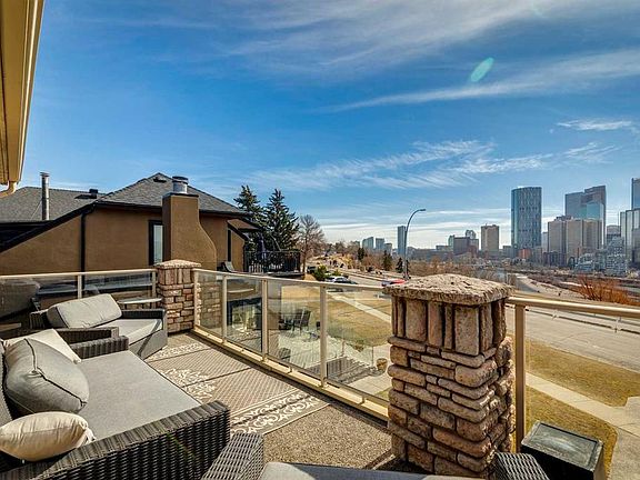 2nd image of 228 S Crescent Rd NW