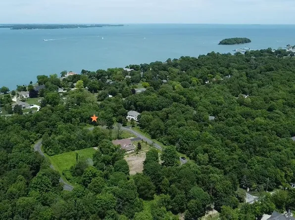 3959 Coachmans Trl, Pt Clinton, OH 43452