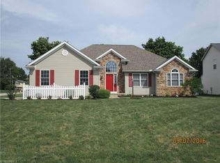 2911 Brookfield Dr, Barberton, OH 44203