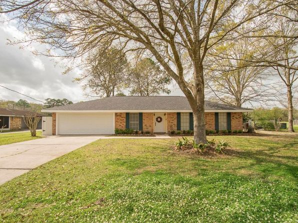 333 Beverly Dr Lafayette La 70503 Mid Century Modern Home For Sale Modern Homes For Sale Mid Century Modern House Mid Century Modern Wood Chair