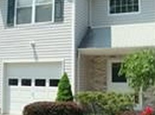 3 Meadow Ln, Hardyston, NJ 07419