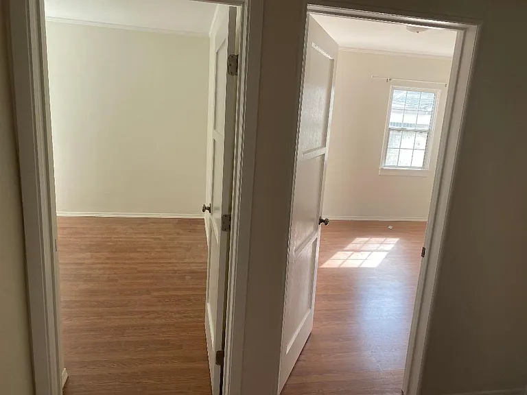 1064 Newby St — Photo 10