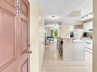 670 Tennis Club Dr APT 305, Fort Lauderdale, FL 33311