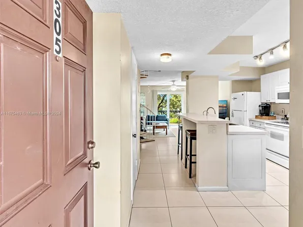 670 Tennis Club Dr APT 305, Fort Lauderdale, FL 33311