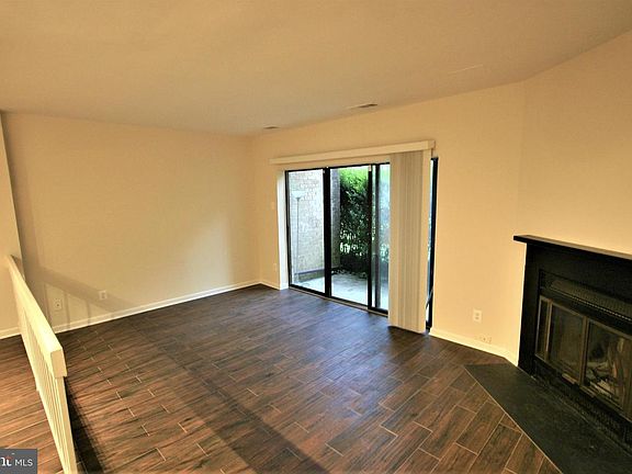 5th image of 3059 Hawthorne Dr NE #3059