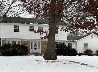 27 Whitmore Lane, Coram, NY 11727