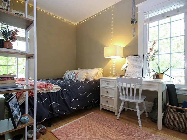 1602 Madison St NE — Photo 12