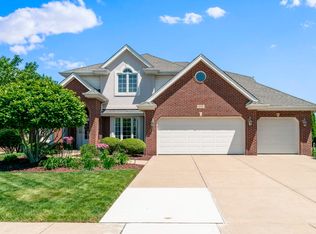1071 Yamma Rdg, New Lenox, IL 60451