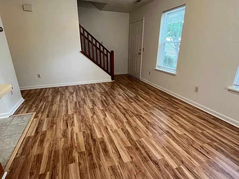 888 Patrick Henry Dr — Photo 5