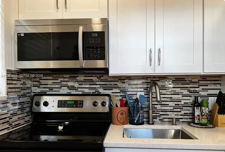 2160 SW 17th St #2162 — Photo 11