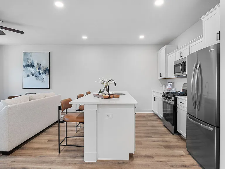West Heights- BLGD 7 — Photo 14