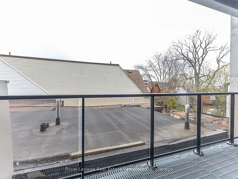 1000 Bathurst St #302 — Photo 17