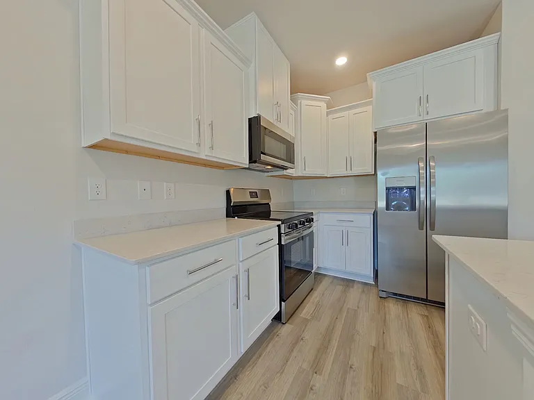 11-web-or-mls-7 Kitchen-3_02182026