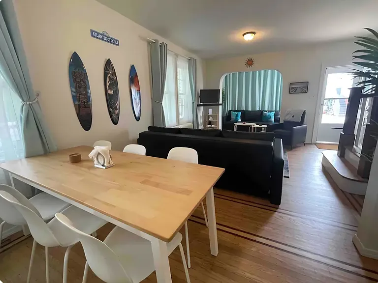 3915 Winchester Ave — Photo 5