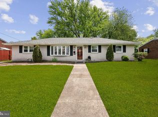 180 S School St, Gibbstown, NJ 08027