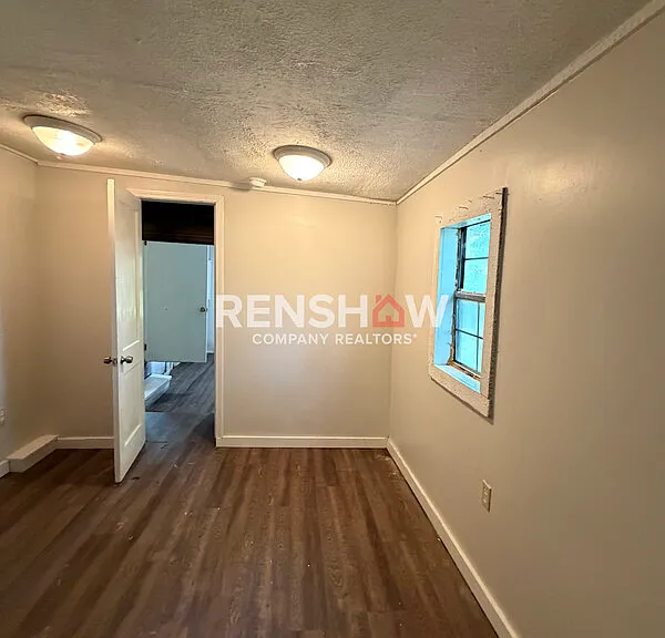 450 Bedwell St — Photo 21