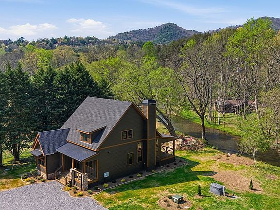 4th image of 320 Pauls Meadow Dr