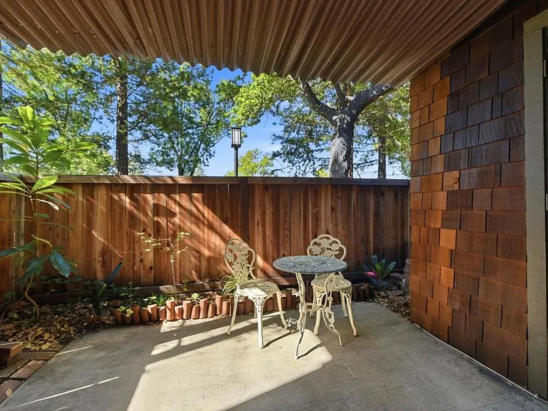 2504 La Terrace Cir — Photo 29