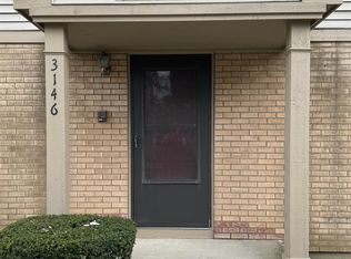 3146 Hidden Ridge Dr, Waterford, MI 48328
