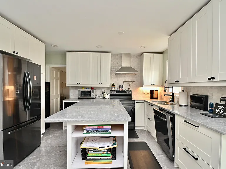 6431 Forest Rd — Photo 12