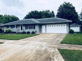 1903 10th St SW, Austin, MN 55912