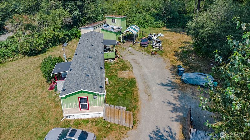4th image of 4403 249th Street East