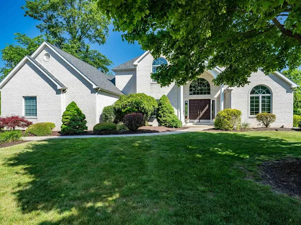 10516 Indian Ridge Dr, Fort Wayne, IN 46814