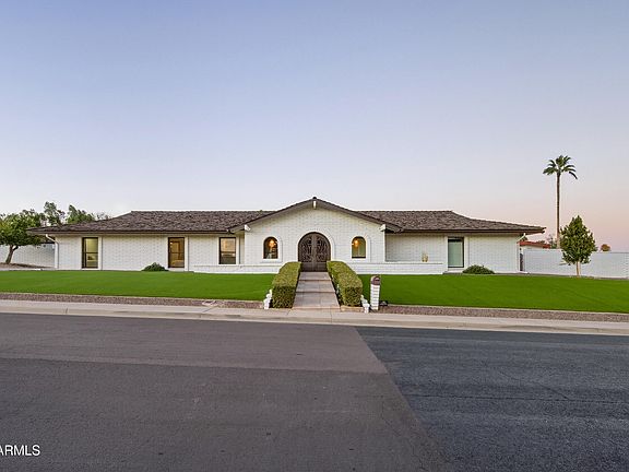 3rd image of 2404 E Mountain View Road