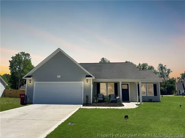 21 Cardinal Dr, Parkton, NC 28371