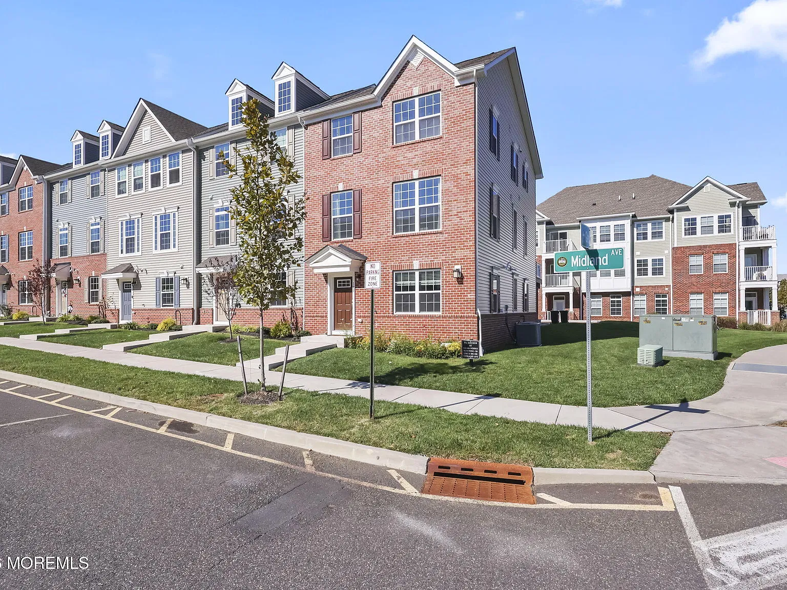 3 bed, 3.5 bath, $4,000 — Photo 2