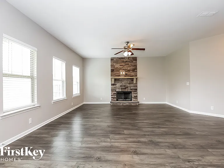 3241 Mapleside Ln — Photo 3