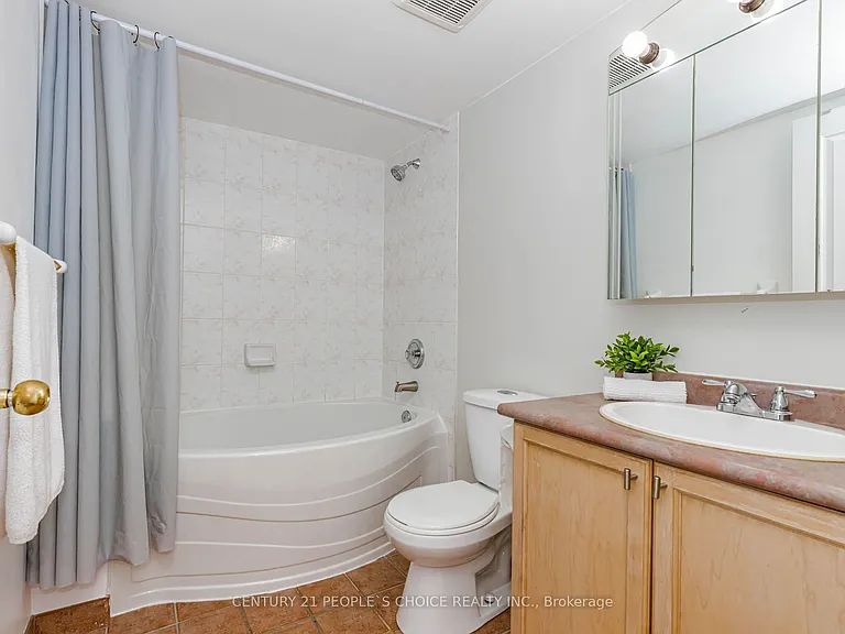 2565 Erin Centre Blvd #506 — Photo 18