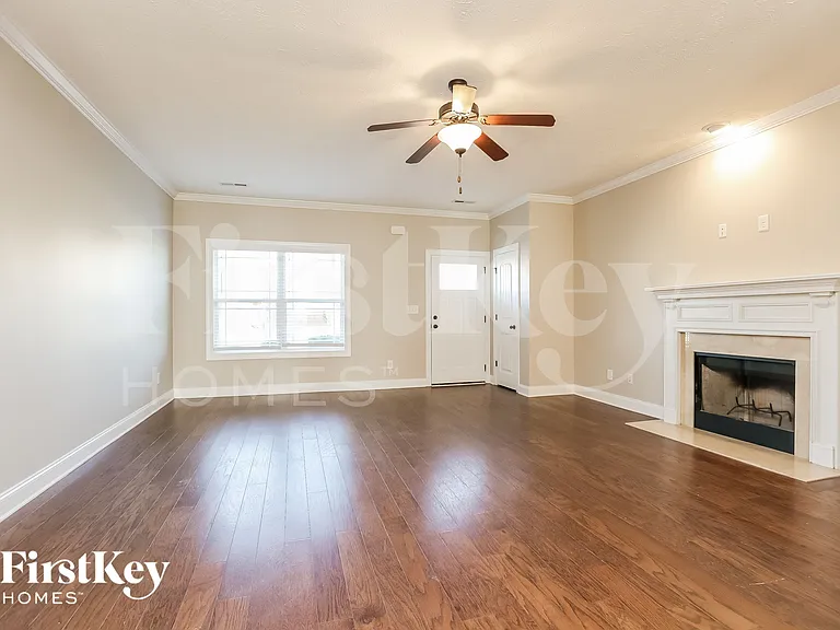 1032 Henry Place Blvd — Photo 3