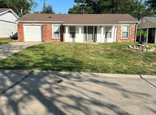 28 Churchill Downs Dr, Saint Peters, MO 63376