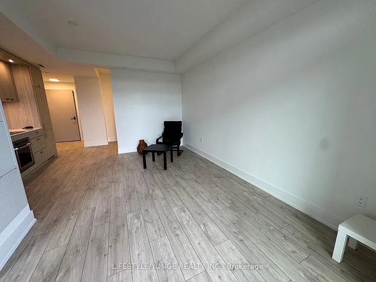 858 Dupont St #817 — Photo 5