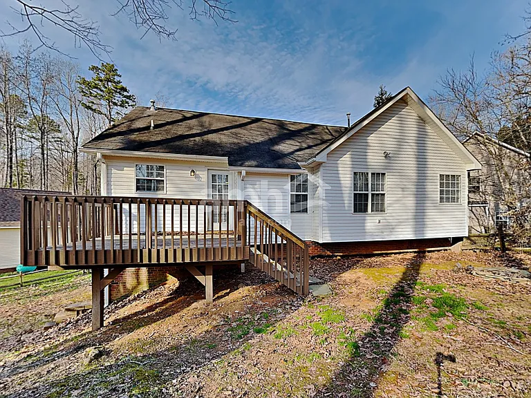8111 Kingston Dr — Photo 24