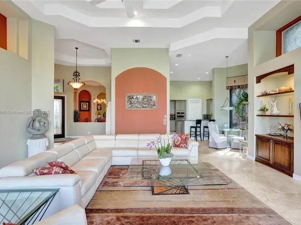 7081 Mallorca Cres, Boca Raton, FL 33433