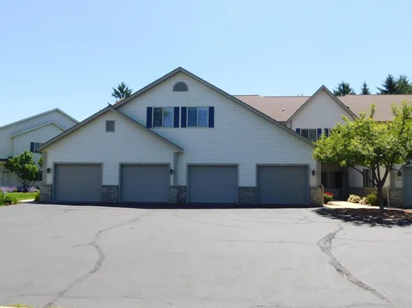 2183 Pine Ridge COURT #D, Grafton, WI 53024